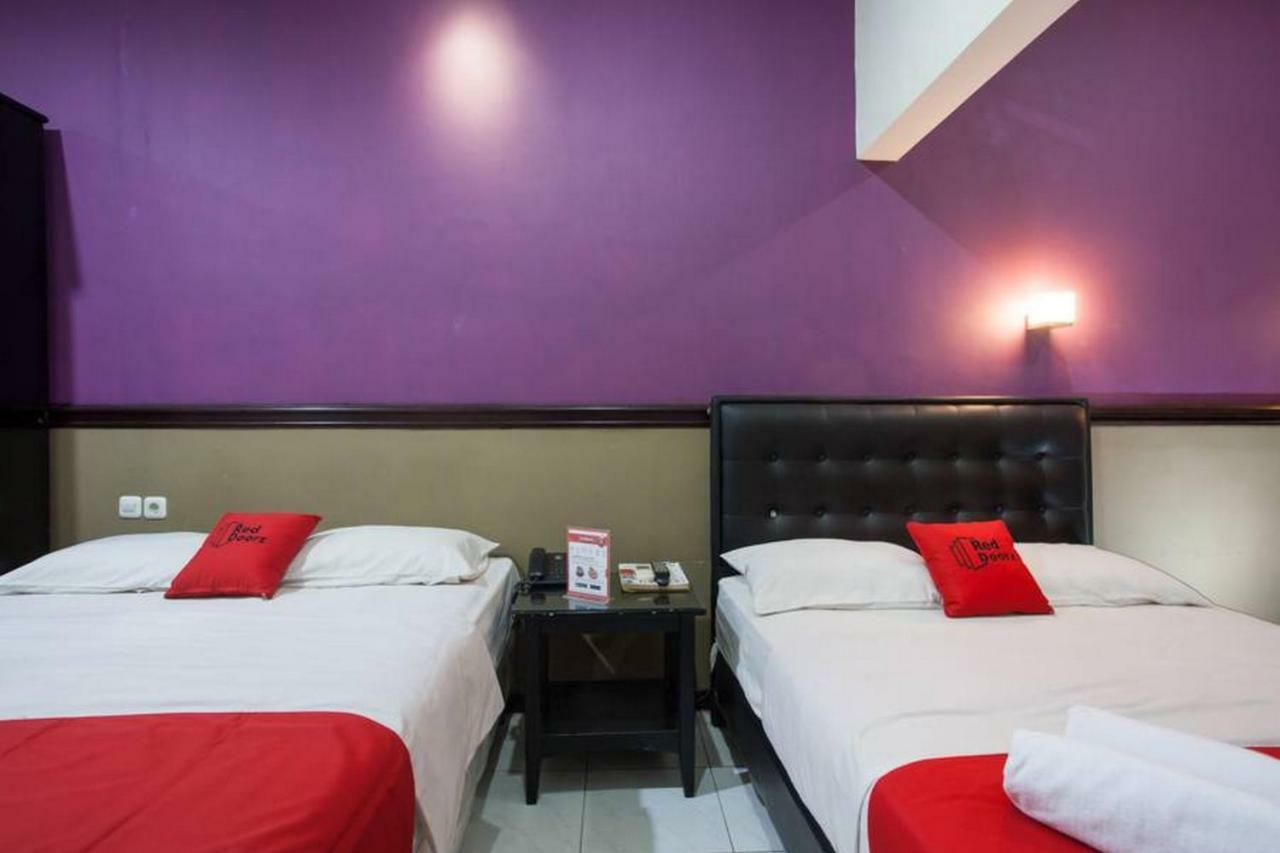 Hotel Reddoorz @ Urip Sumoharjo Surabaja Exteriér fotografie